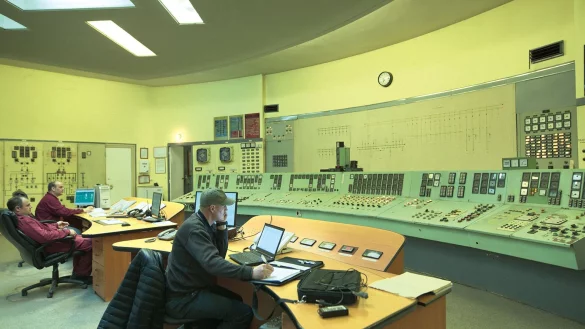 Seinen Job in einem rum&auml;nischen W&auml;rmekraftwerk schmei&szlig;t Ewald (Georg Friedrich) kurzerhand hin. - &copy; -/Neue Visionen Filmverleih/dpa