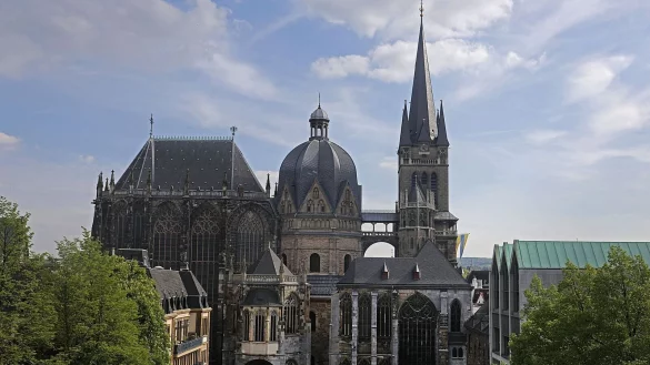 Der Dom in Aachen. - &copy; Oliver Berg/dpa/Archivbild