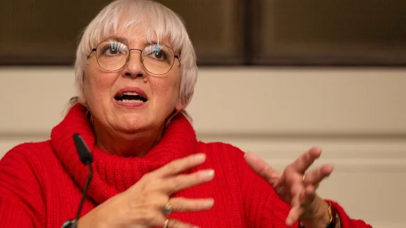 Kulturstaatsministerin Claudia Roth spricht in Berlin. - &copy; Monika Skolimowska/dpa/Archivbild