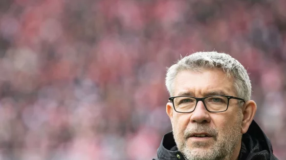 Trainer Urs Fischer von Union Berlin vor dem Spiel. - &copy; Bernd Thissen/dpa