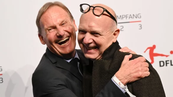 Hans-Joachim Watzke (l) und DFB-Pr&auml;sident Bernd Neuendorf sind in die Top-Gremien des internationalen Fu&szlig;balls gew&auml;hlt worden. - &copy; Arne Dedert/dpa