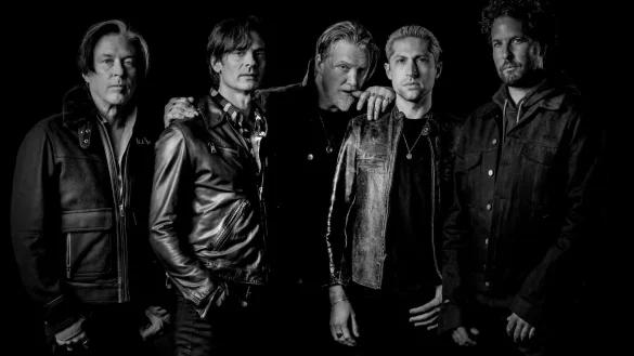 Queens of the Stone Age mit Frontmann Josh Homme (m.). - © Andreas Neumann/Beggars Group Germany/dpa
