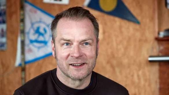 Hinnerk Sch&ouml;nemann ist in &laquo;Nord bei Nordwest&raquo; vor und hinter der Kamera dabei. - &copy; Georg Wendt/dpa