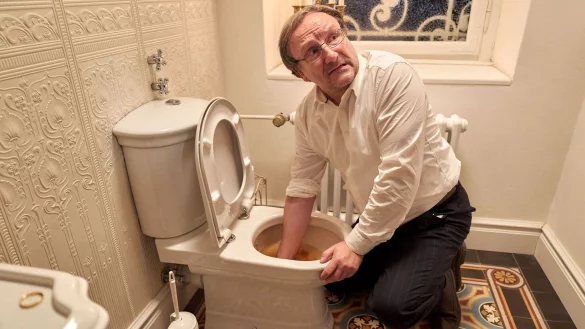 F&uuml;r Josef Asch ist der Griff ins Klo in &laquo;Der K&ouml;nig von K&ouml;ln&raquo; Anfang einer Erfolgsgeschichte. - &copy; Frank Dicks/WDR/dpa