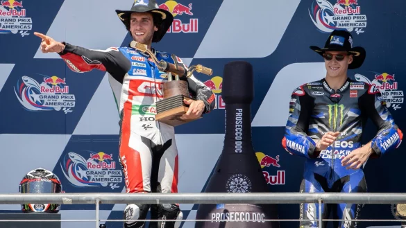 Alex Rins (l) holte sich beim Grand Prix der USA den Sieg. - &copy; Darren Abate/FR115 AP/AP