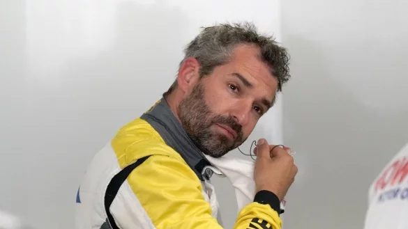 Ex-Pilot Timo Glock hat eine Vorahnung zum Red-Bull-Stallduell. - &copy; Hasan Bratic/dpa