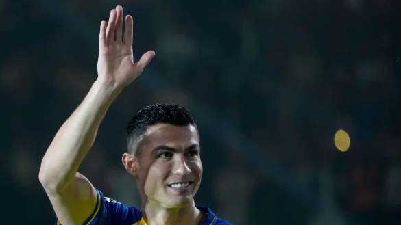 Muss auf seinen Einstand in Saudi-Arabien noch warten: Cristiano Ronaldo. - &copy; Amr Nabil/AP/dpa