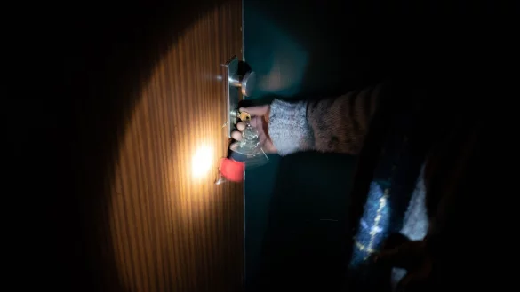 Viel mehr als 500 Lumen m&uuml;ssen es nicht sein. Denn ab einem Wert von 1000 Lumen verbraucht eine Taschenlampe viel Energie und ist nur noch wenig effizient. - &copy; Friso Gentsch/dpa/dpa-tmn