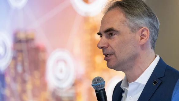 Carsten K&ouml;rnig, Hauptgesch&auml;ftsf&uuml;hrer ces Bundesverbands Solarwirtschaft (BSW), auf der Messe Intersolar in M&uuml;nchen. - &copy; Sven Hoppe/dpa