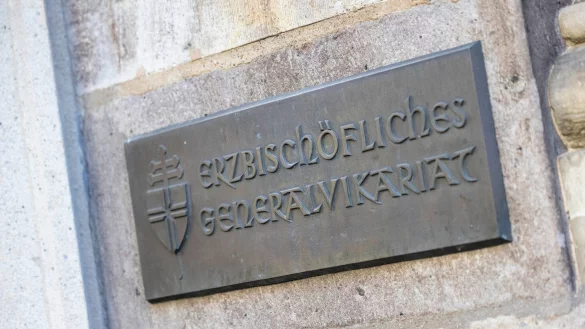 Schild am Erzbisch&ouml;flichen Generalvikariat in K&ouml;ln. - &copy; Thomas Banneyer/dpa