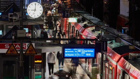 Bundesweit soll es bis Ende 2024 in rund einem Viertel aller Regionalz&uuml;ge m&ouml;glich sein, die jeweilige Auslastung in den Waggons zu ermitteln. - &copy; Georg Wendt/dpa
