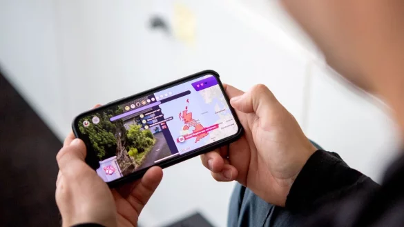 Manche Apps verursachen w&auml;hrend der Nutzung Kosten. Doch solche In-App-K&auml;ufe kann man verhindern. - &copy; Zacharie Scheurer/dpa-tmn