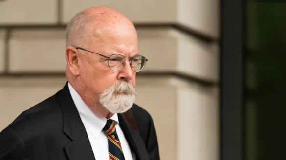 Sonderermittler John Durham verl&auml;sst ein Bundesgericht in Washington. - &copy; Manuel Balce Ceneta/AP