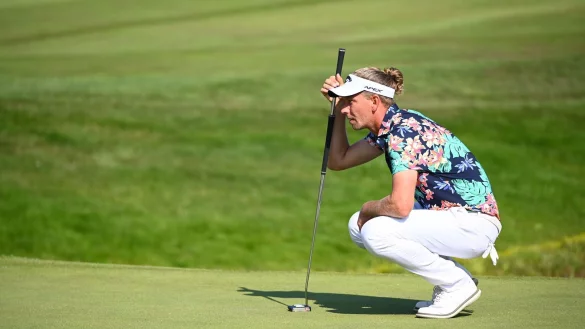 Blickt in eine ungewisse Zukunft: Golfer Marcel Siem. - &copy; Jonas Walzberg/dpa/Archivbild