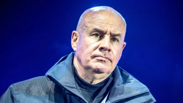 Fis-Präsident Johan Eliasch erhielt bei seiner Wiederwahl 100 Prozent der abgegebenen Stimmen, aber nicht alle Delegierten hatten gewählt. - © Michael Kappeler/dpa