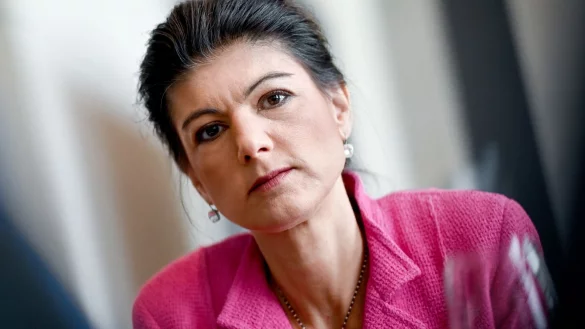 Linken-Politikerin Sahra Wagenknecht spielt seit l&auml;ngerem mit dem Gedanken, eine neue Partei zu gr&uuml;nden. - &copy; Britta Pedersen/dpa-Zentralbild/dpa/Archiv