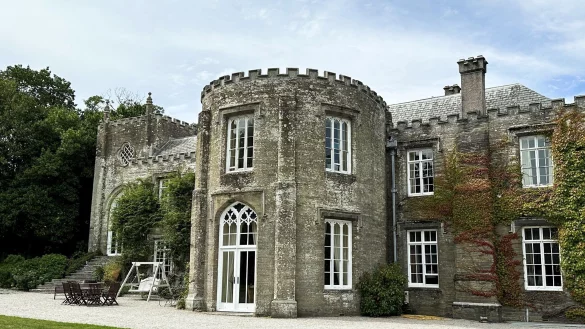 Viel genutzter Pilcher-Drehort: Prideaux Place wurde Ende des 16. Jahrhunderts erbaut. - &copy; Christoph Driessen/dpa-tmn