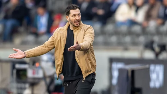 Hertha-Cheftrainer Sandro Schwarz zeigte sich nach dem Spiel sehr unzufrieden mit der Leistung der Schiedsrichter. - &copy; Andreas Gora/dpa