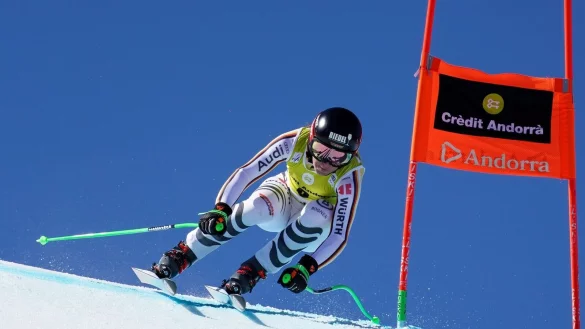 Kira Weidle bei der Abfahrt in Andorra. - &copy; Giovanni Zenoni/AP/dpa