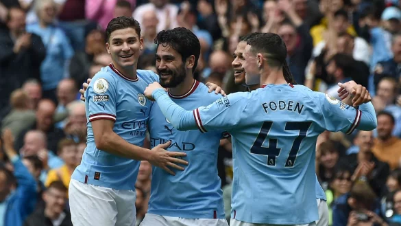 Durfte gegen Leeds gleich zweimal &uuml;ber ein Tor jubeln: Ilkay G&uuml;ndogan (2.v.l). - &copy; Rui Vieira/AP/dpa