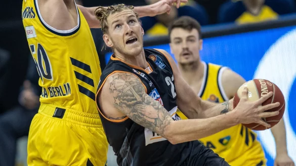 Dylan Osetkowski, hier im Trikot von ratiopharm Ulm, wird dem DBB in der WM-Qualifikation fehlen. - © Andreas Gora/dpa/Archivbild