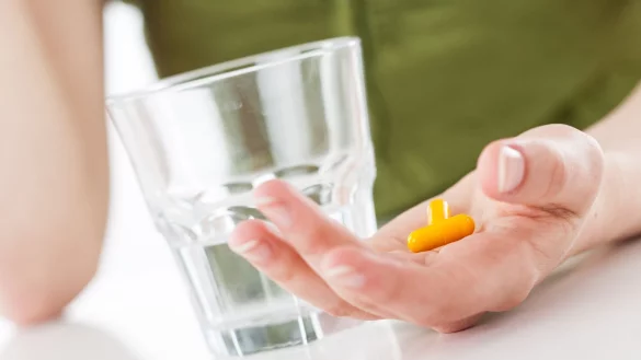 Nahrungserg&auml;nzungsmittel mit Vitamin B12 sind vor allem bei einer veganen oder vegetarischen Ern&auml;hrung wichtig. - &copy; Christin Klose/dpa-tmn