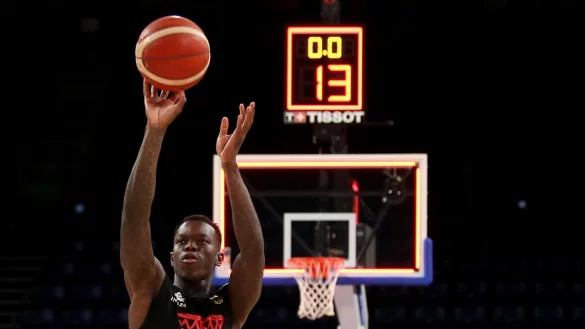 Hat bei der WM noch viel vor: DBB-Star Dennis Schr&ouml;der. - &copy; Matthias Stickel/dpa