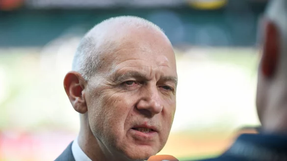 DFB-Pr&auml;sident Bernd Neuendorf steht zu Bundestrainer Hansi Flick. - &copy; Carmen Jaspersen/dpa