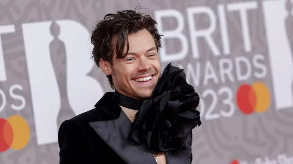 Harry Styles bei seiner Ankunft bei den Brit Awards 2023. - &copy; Vianney Le Caer/Invision/AP/dpa