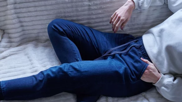 Auch wenn der Name sportlich klingt, die Jogginghose wird in den meisten F&auml;llen wohl eher zum Relaxen getragen. - &copy; Annette Riedl/dpa