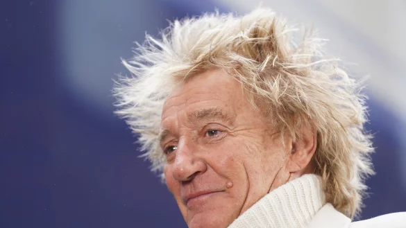 Rod Stewart muss einen Auftritt wegen einer Virusinfektion absagen. - &copy; Joe Giddens/PA Wire/dpa