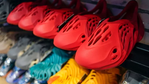 Yeezy-Schuhe von Adidas. - &copy; Seth Wenig/AP/dpa