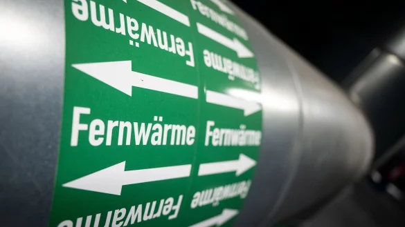 Der Anteil der mit Fernwärme beheizten Wohnungen in Deutschland nimmt zu. - © Marijan Murat/dpa