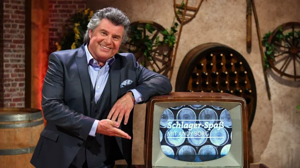 Gastgeber, S&auml;nger und Moderator: Andy Borg. - &copy; Kimmig/Kerstin Joensson/SWR/dpa