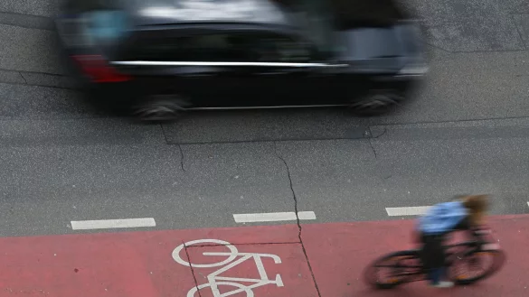 Der Verband Zukunft Fahrrad fordert bessere Bedingungen f&uuml;r Radler im Verkehr und gezielte Finanzhilfen f&uuml;r Hersteller und H&auml;ndler. - &copy; Arne Dedert/dpa