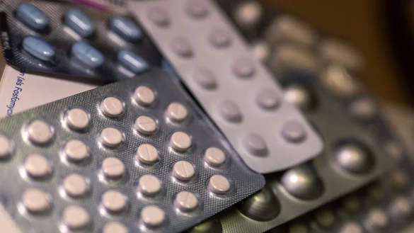 Bis zu 90 Prozent des enthaltenen Wirkstoffes von Medikamenten gelangen ins Abwasser. - &copy; Monika Skolimowska/dpa-Zentralbild/dpa/Archivbild