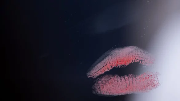 Wie die Menschen k&uuml;ssen, hat auch etwas mit dem Land zu tun, in dem sie leben. Am 6. Juli ist der internationale Tag des Kusses. - &copy; Hannes P. Albert/dpa