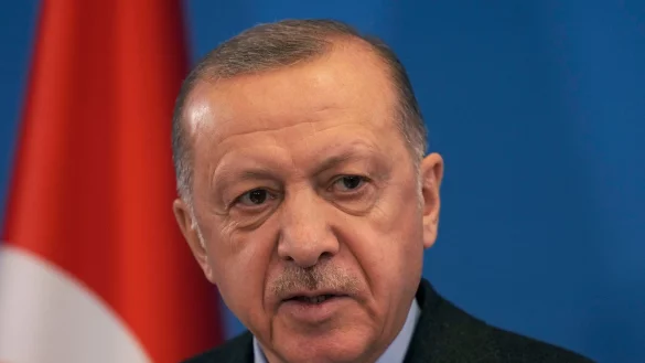 Der t&uuml;rkische Pr&auml;sident Recep Tayyip Erdogan bei einer Pressekonferenz im Nato-Hauptquartier in Br&uuml;ssel. - &copy; Markus Schreiber/AP/dpa