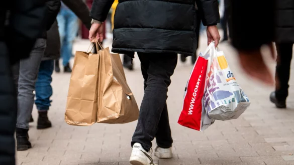 Das Konsumklima in Deutschland erholt sich weiter. - &copy; Daniel Bockwoldt/dpa