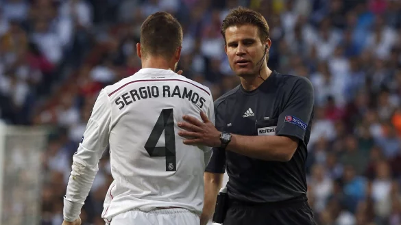 Schiedsrichter Felix Brych denkt gerne an Spiele mit Ramos zur&uuml;ck. - &copy; Kiko Huesca/dpa