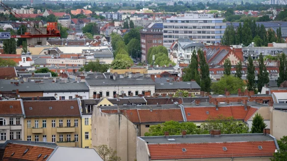 Erh&ouml;ht ein Vermieter nach einer Modernisierung die Miete, muss er Mietern Drittmittel wie staatliche F&ouml;rderung f&uuml;r energetische Sanierungen offenlegen. - &copy; Monika Skolimowska/dpa