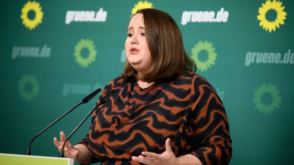 Gr&uuml;nen-Vorsitzende Ricarda Lang will hinsichtlich wachsender Migration mehr Unterst&uuml;tzung f&uuml;r Kommunen. - &copy; Bernd von Jutrczenka/dpa