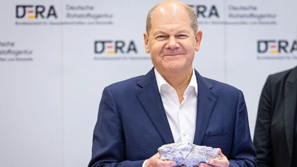 Stattet den DFB-Frauen einen Besuch ab: Bundeskanzler Olaf Scholz. - &copy; Moritz Frankenberg/dpa