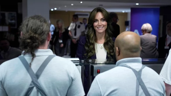 Prinzessin Kate besucht das Gef&auml;ngnis HMP High Down in Sutton. - &copy; Kin Cheung/AP Pool/AP/dpa