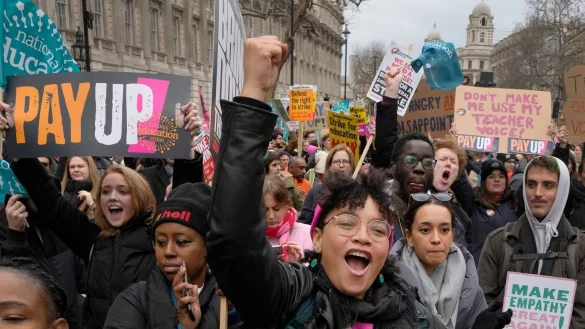 In London sind Zehntausende auf die Stra&szlig;e gegangen. - &copy; Kirsty Wigglesworth/AP/dpa