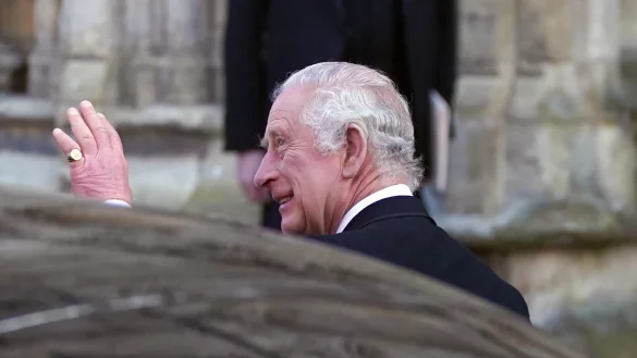 Die Kr&ouml;nung von K&ouml;nig Charles III. wird von negativen Schlagzeilen begleitet. - &copy; Owen Humphreys/PA Wire/dpa