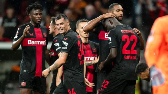 Leverkusener Spieler jubeln nach dem Treffer zum 3:0. - &copy; Marius Becker/dpa