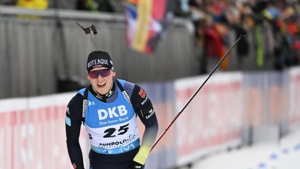 Biathlet Justus Strelow kommt als bester Deutscher als Achter ins Ziel. - &copy; Sven Hoppe/dpa