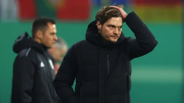 Dortmunds Trainer Edin Terzic (r) ist nach der Niederlage gegen RB Leipzig &laquo;extrem entt&auml;uscht&raquo;. - &copy; Jan Woitas/dpa