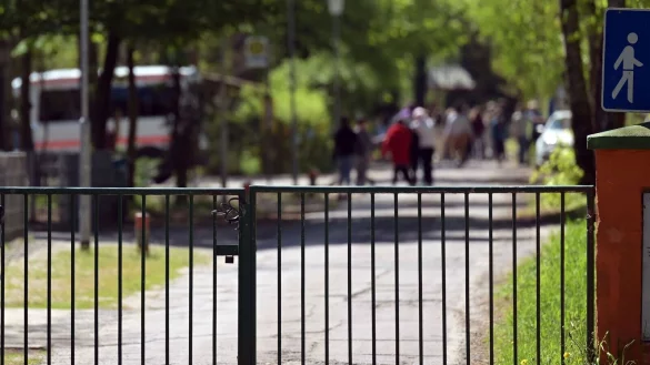 Das Gel&auml;nde eines Ferienlagers in Heidesee. Nach der rassistischen Beleidigungen von Berliner Sch&uuml;lerinnen und Sch&uuml;ler w&auml;hrend eines Aufenthalts dort hat sich die Einrichtung best&uuml;rzt &uuml;ber den Vorfall gezeigt. - &copy; Michael Bahlo/dpa